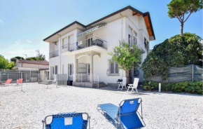 2 Bedroom Stunning Apartment In Lido Di Camaiore
